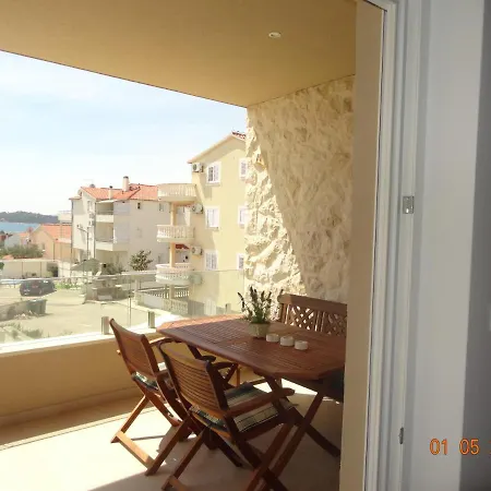 アパート Fantazija